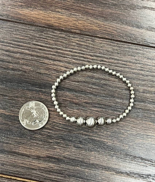711569 Handmade Silver Navajo Bead Stretch Bracelet Jewelry
