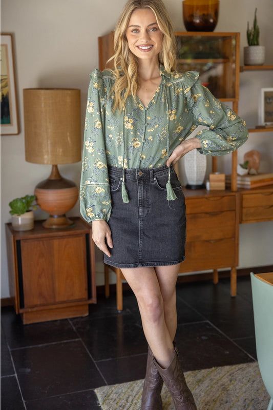 Shirts Women’s Long Sleeve Tasseled Attached Collar Sage Print 33222