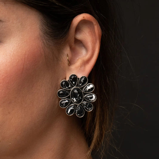 Jewelry Earrings Black Flower Cluster Post E800BLK