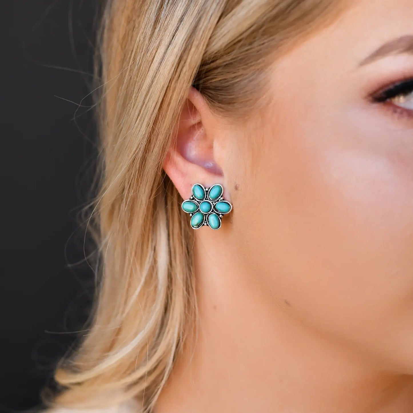 Jewelry Earrings Gold Flower Stud E709G