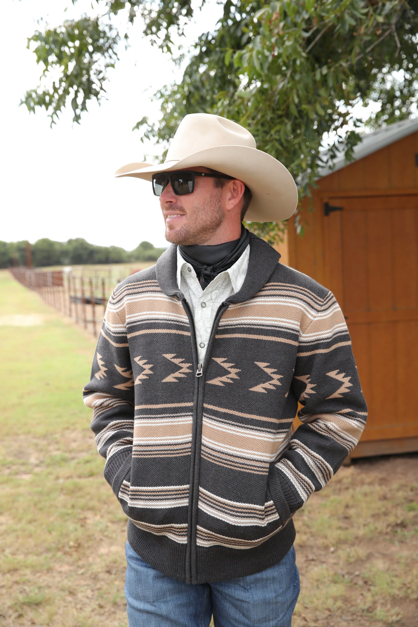 Outerwear Men’s Cinch Pullover Sweater MWK1582001