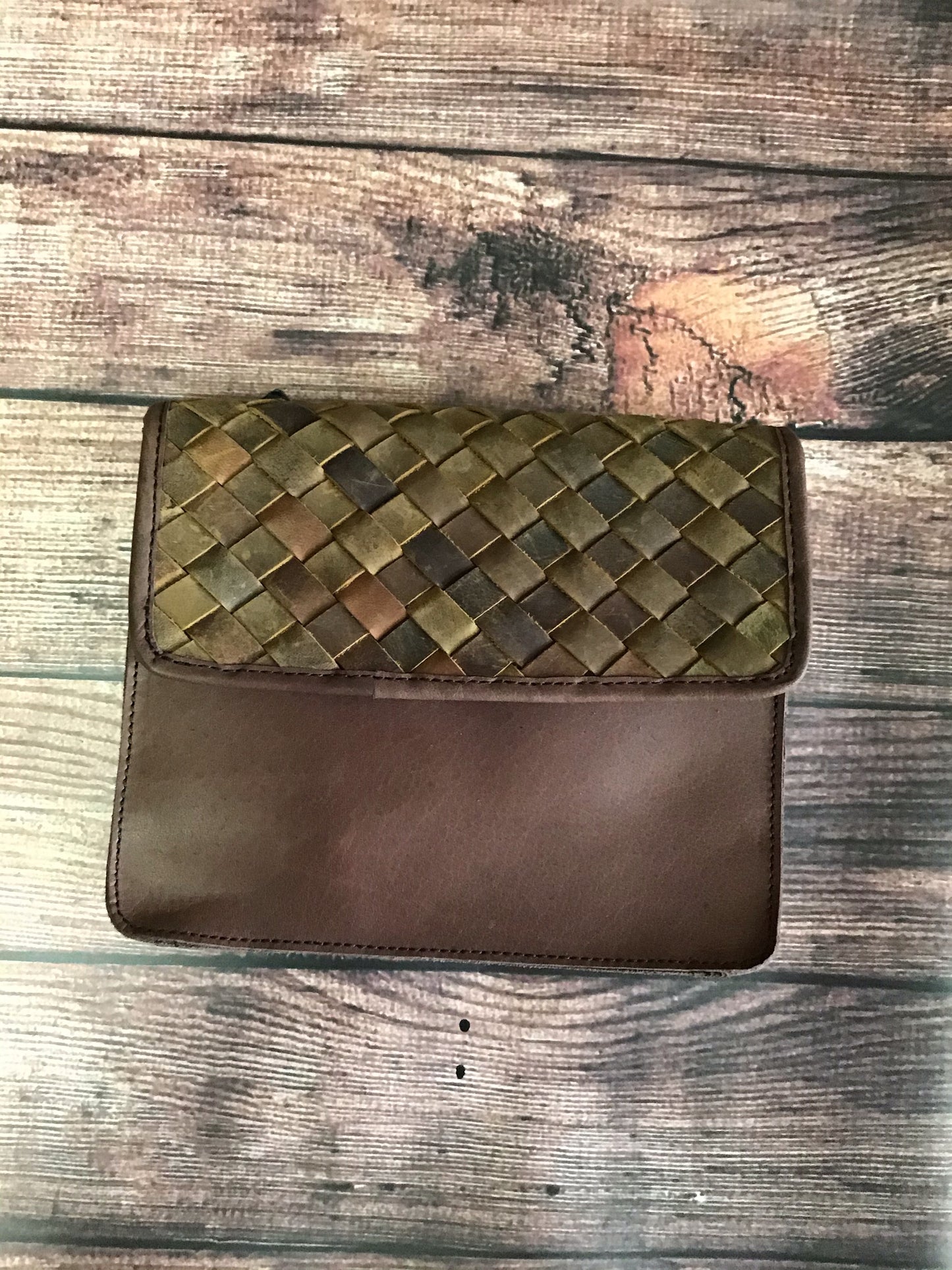 Diamond BraidCrisscross braid Pattern small light brown leather purse w/ strap ADBGI127A