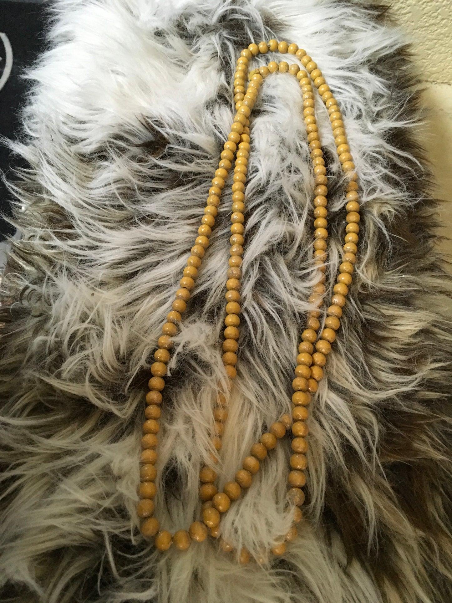 Teakwood bead necklace in 5 different colors.erw