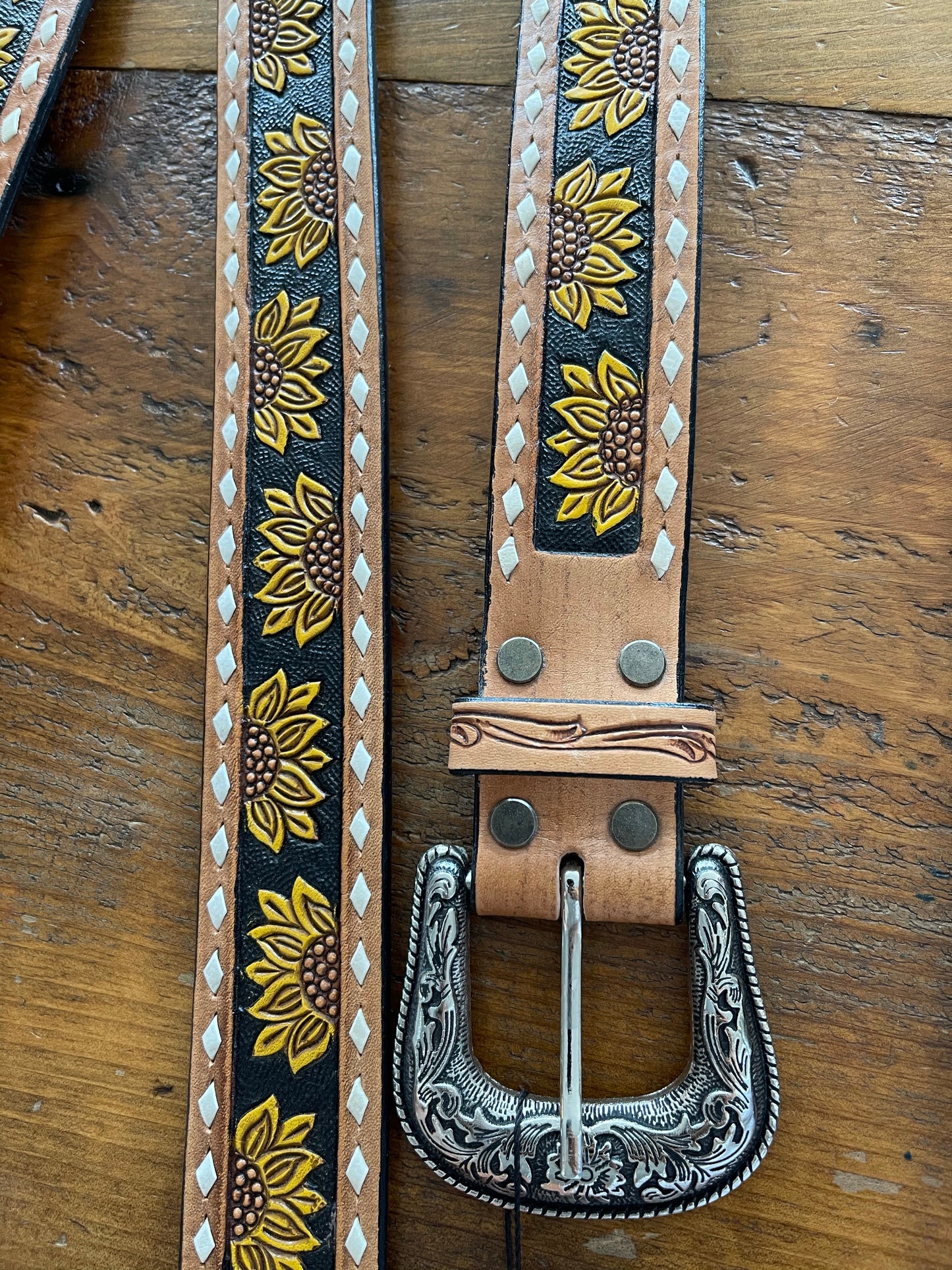 Belts Women’s American Darling Sunflower Embossing w/ Buckstitch ADBLF102