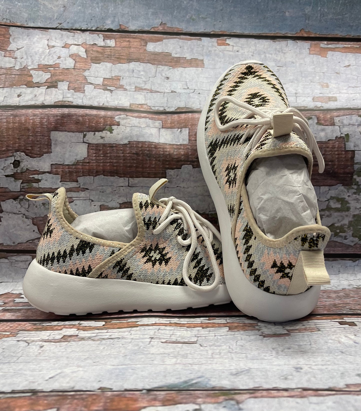 Shoes Women’s Aztec Black and Pink Cerrito 2 VGSP0164-287