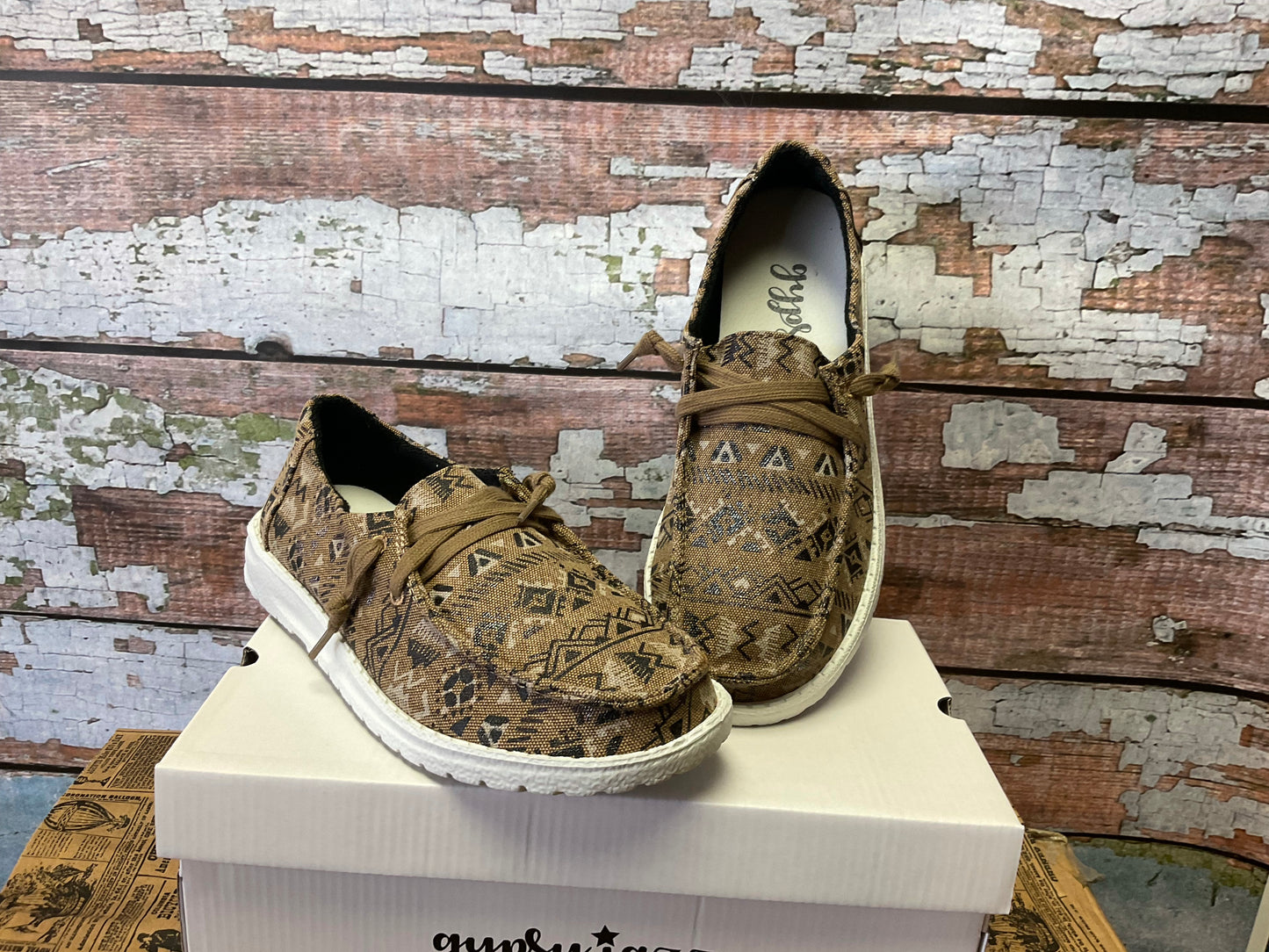 Women’s Shoes Alvarado GJSP0163-251 Color Tan