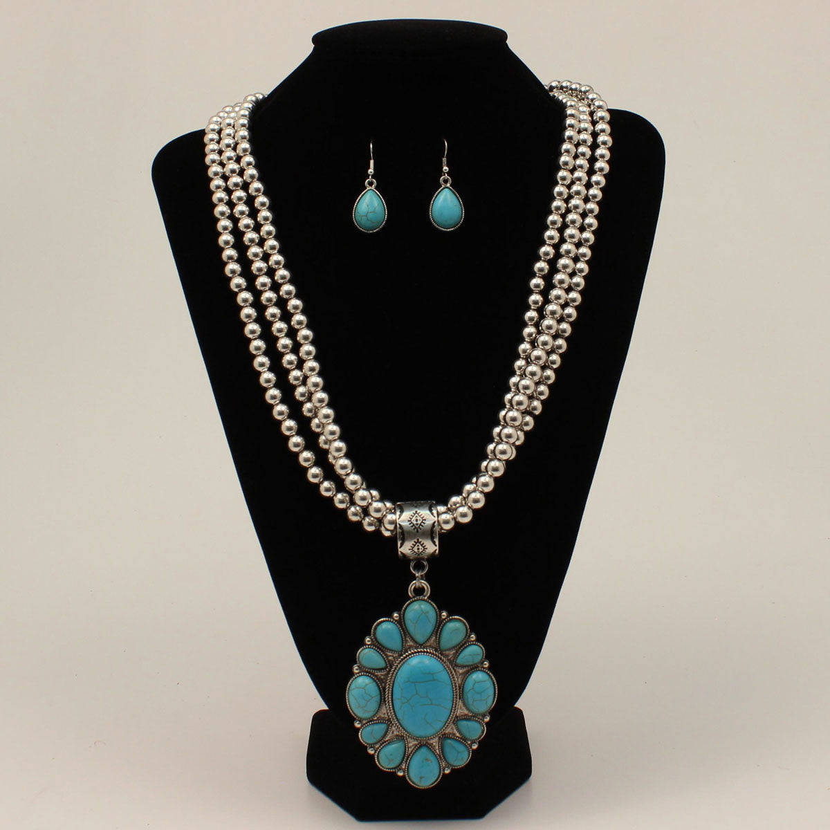 Jewelry Silver Strike Triple Strand Necklace Set D4500200