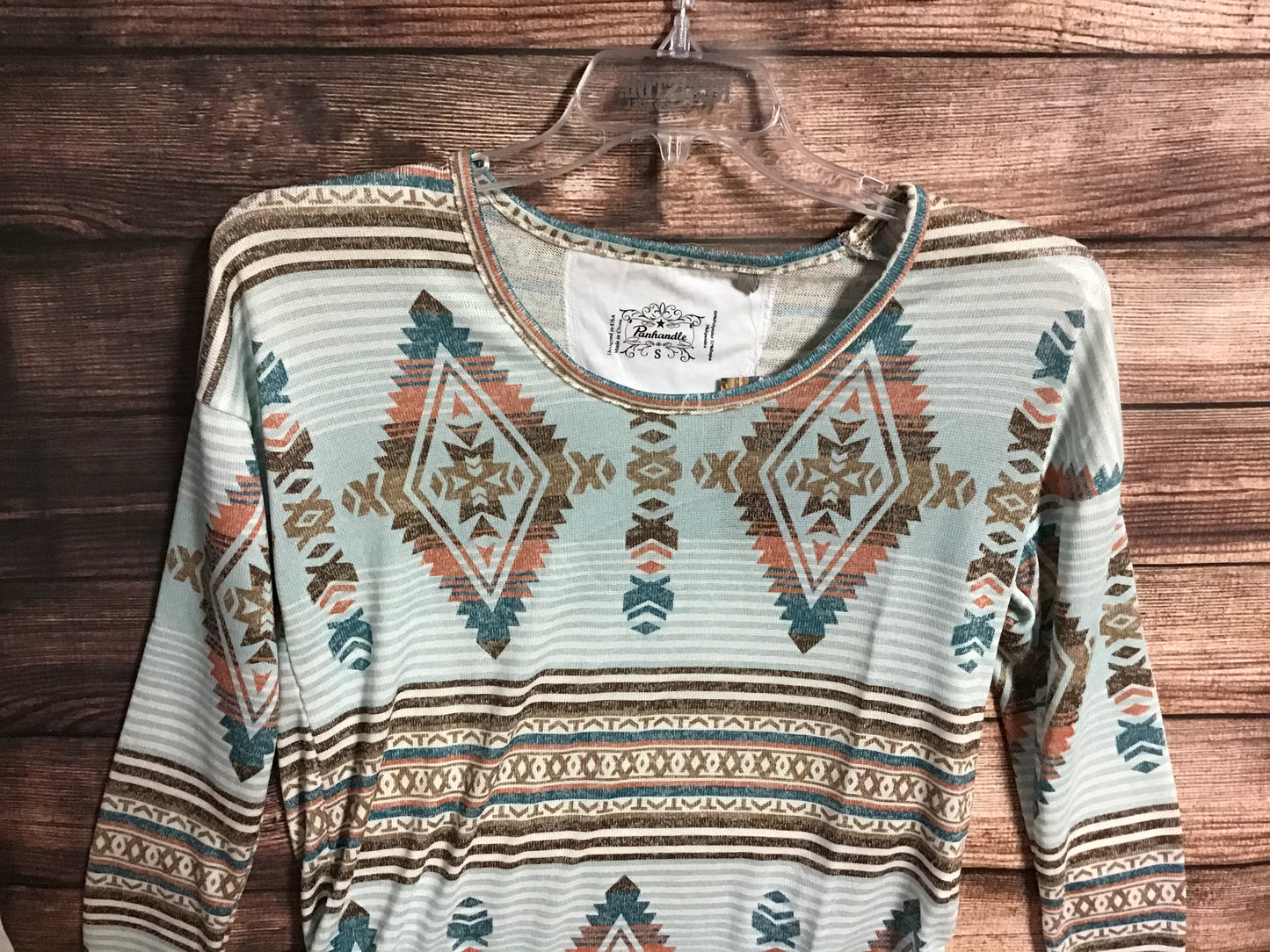 Shirts Women’s Ladies Knit Aquamarine Aztec Print Top L8T3482