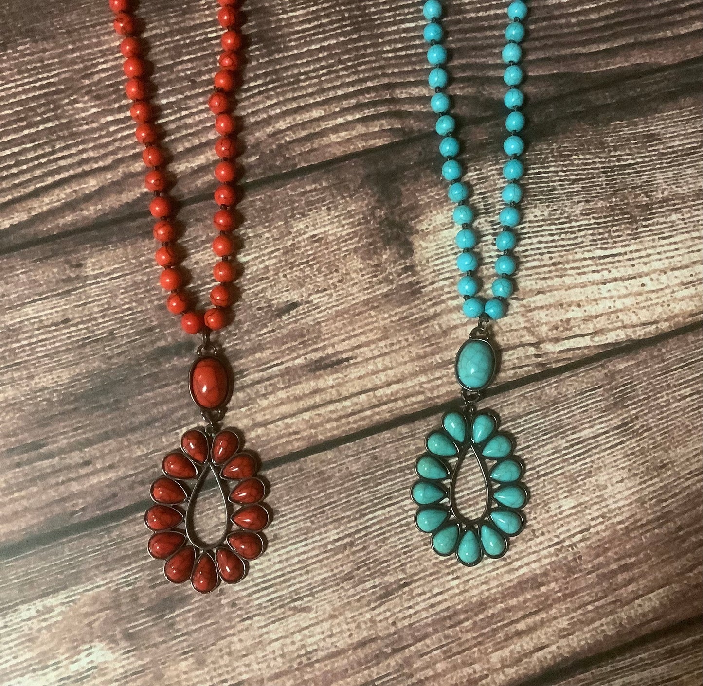 Turquoise bead teardrop bead necklace mid length