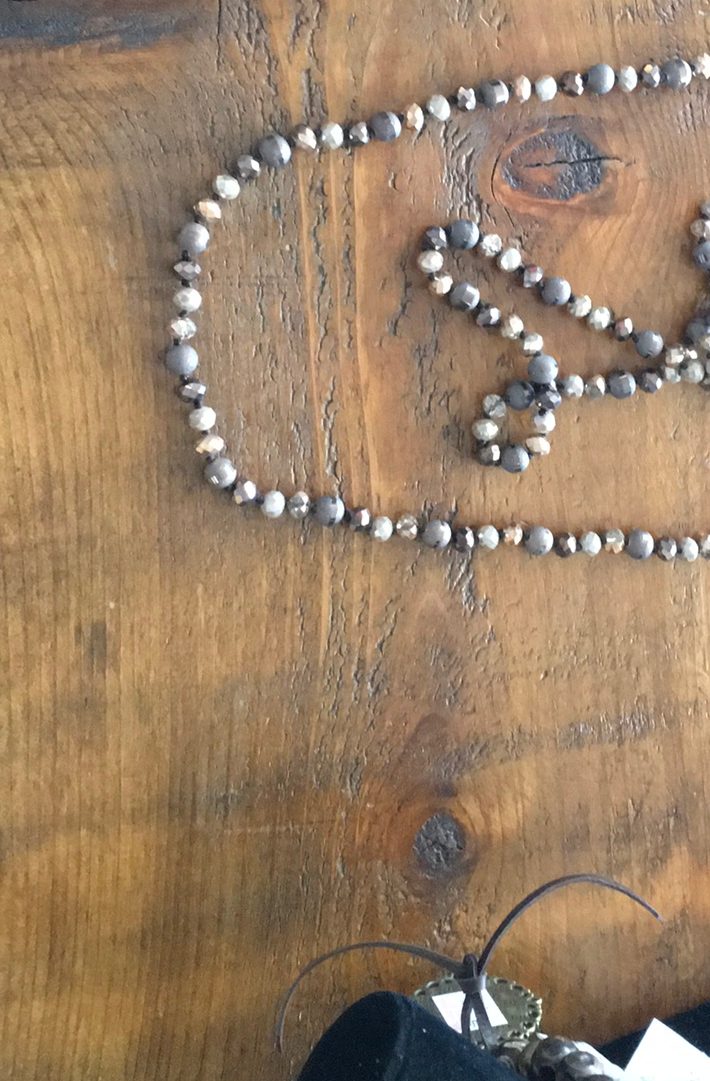 Necklaces sparkle beads in different colors RZN36005