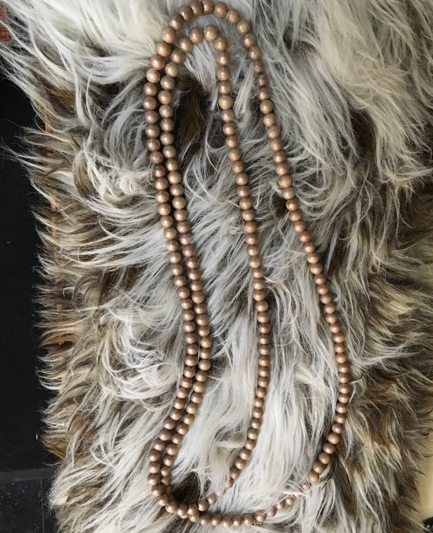 Teakwood bead necklace in 5 different colors.erw