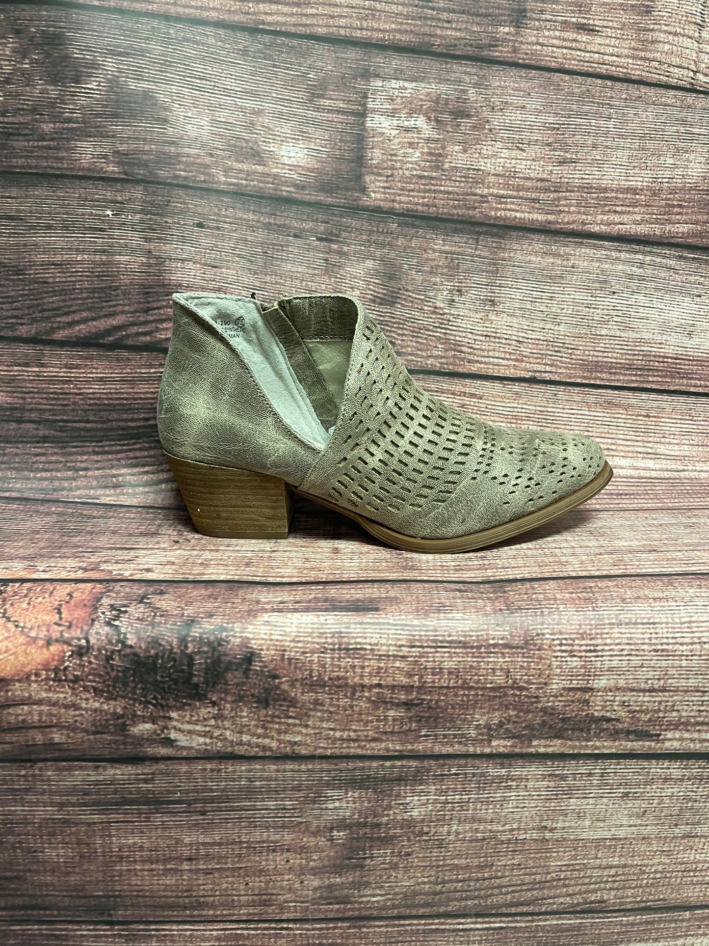 Shoes Women’s Laserette Cream Heel