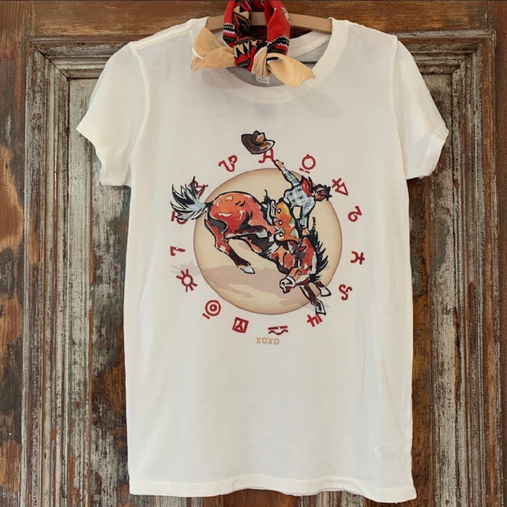 Shirts Women’s XOXO&CO Vintage Circle Brand Tee