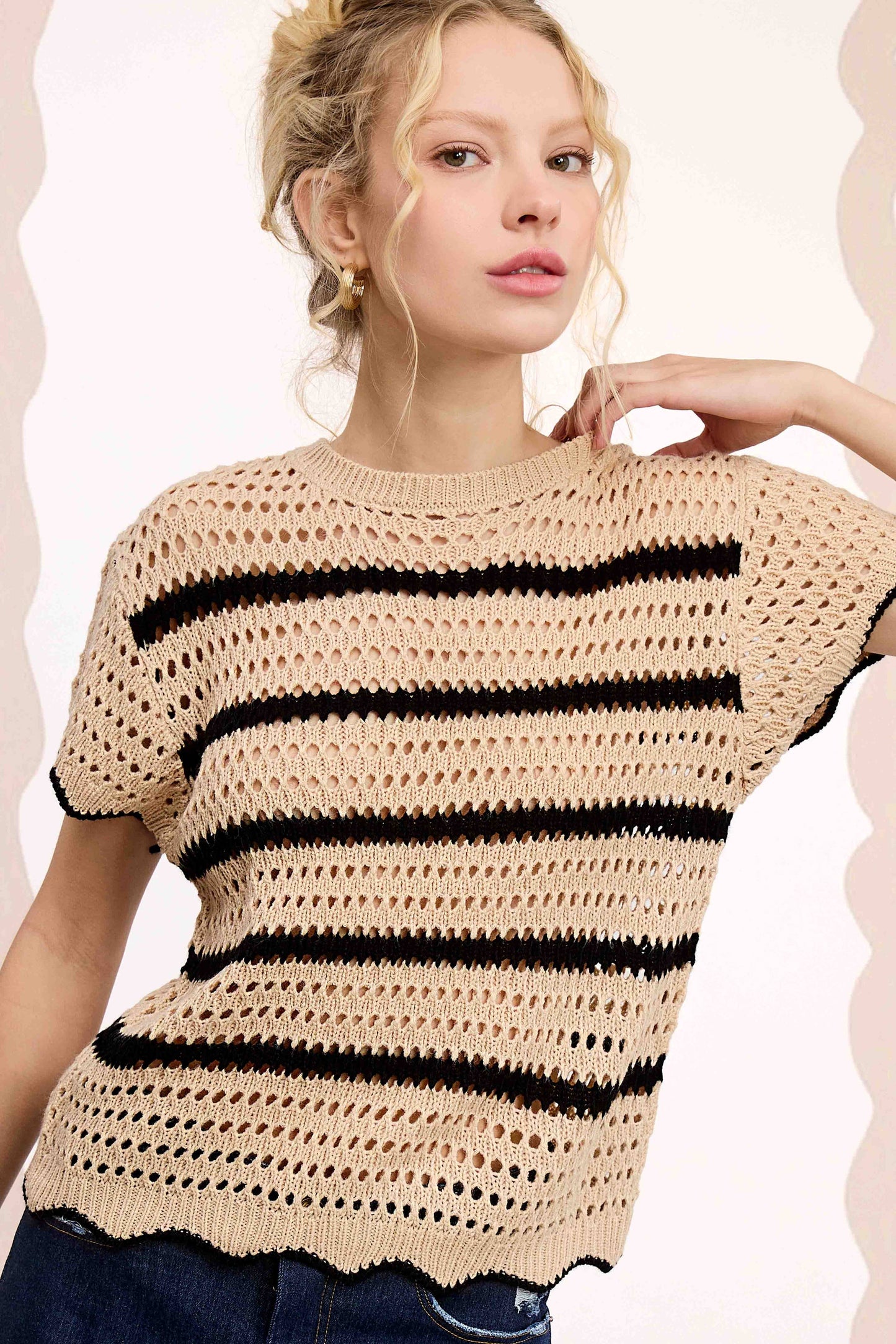 Outerwear Round Neck Scalloped Edge Short Sleeve Sweater MDS3603