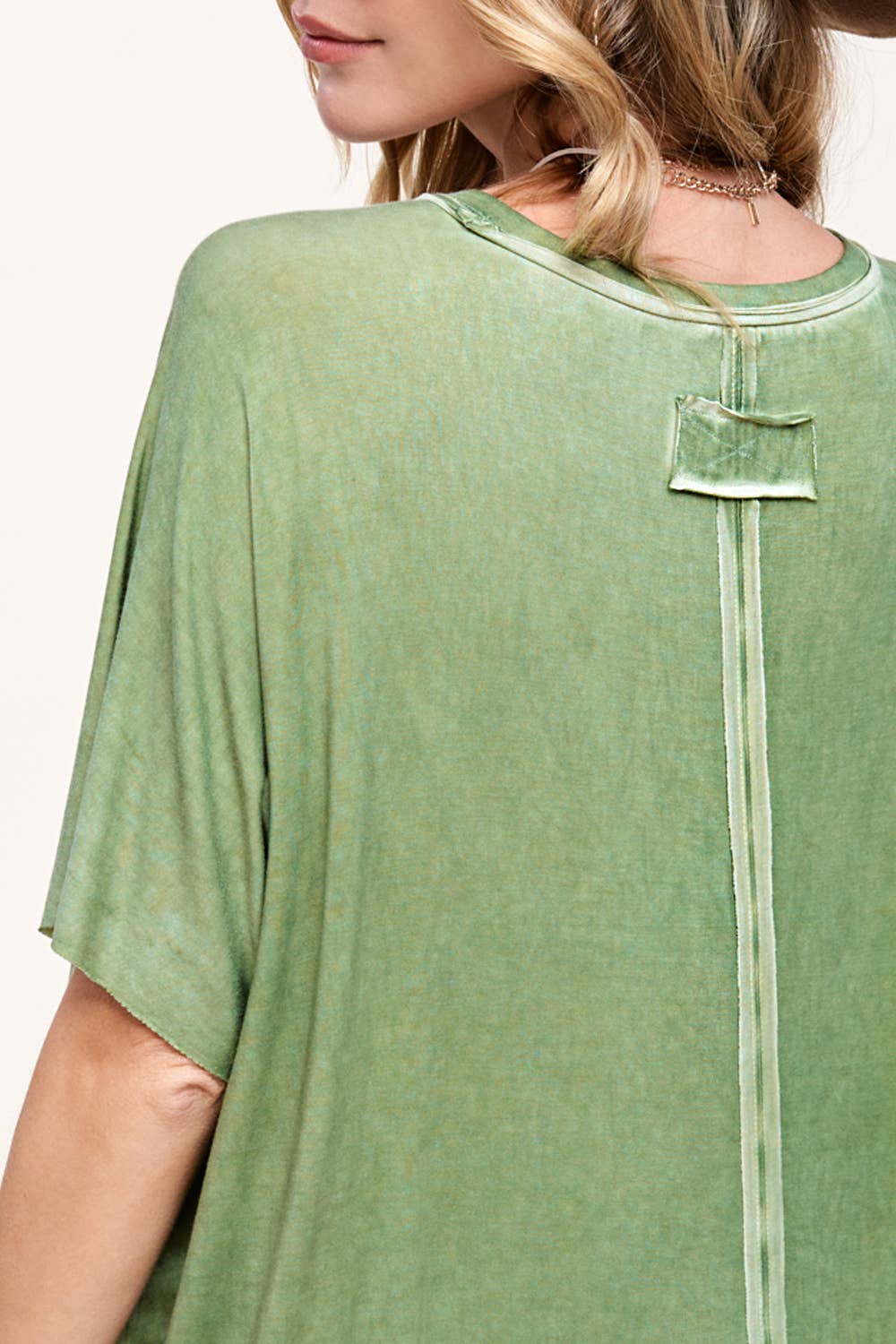HBT7653 Dyed Fabric Round Neck Batwing Short Sleeve Women’s Shirts