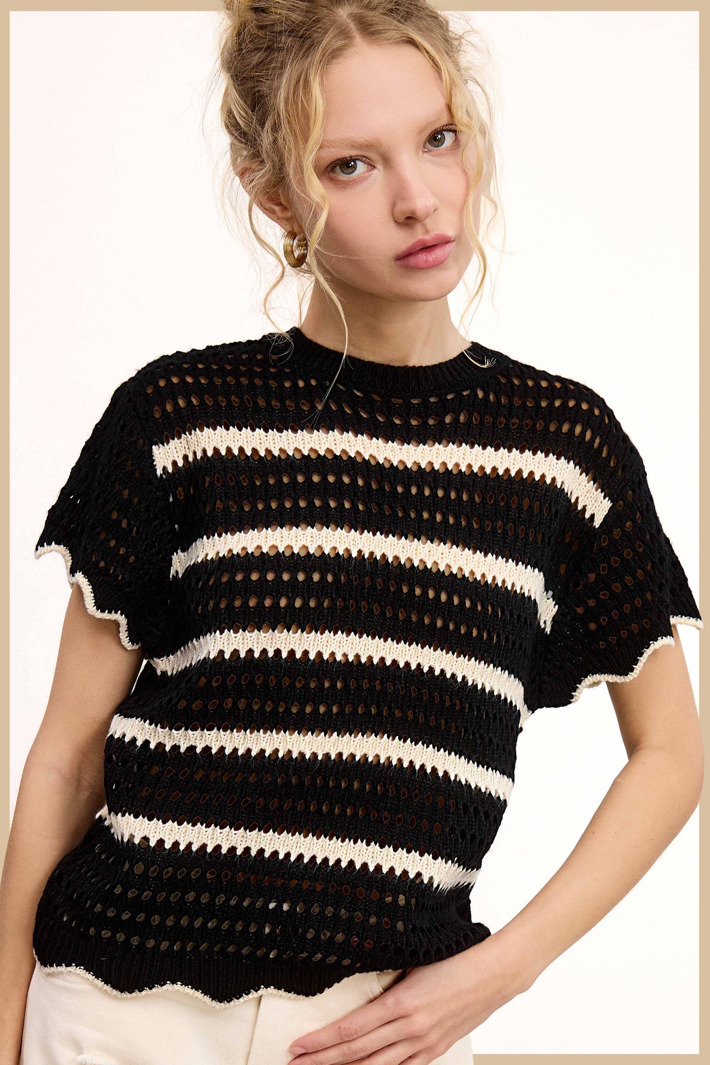 Outerwear Round Neck Scalloped Edge Short Sleeve Sweater MDS3603