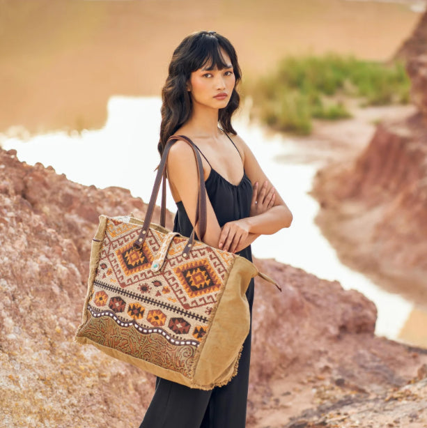 Purses Myra Bag Aztecan Weekender Bag S-4001