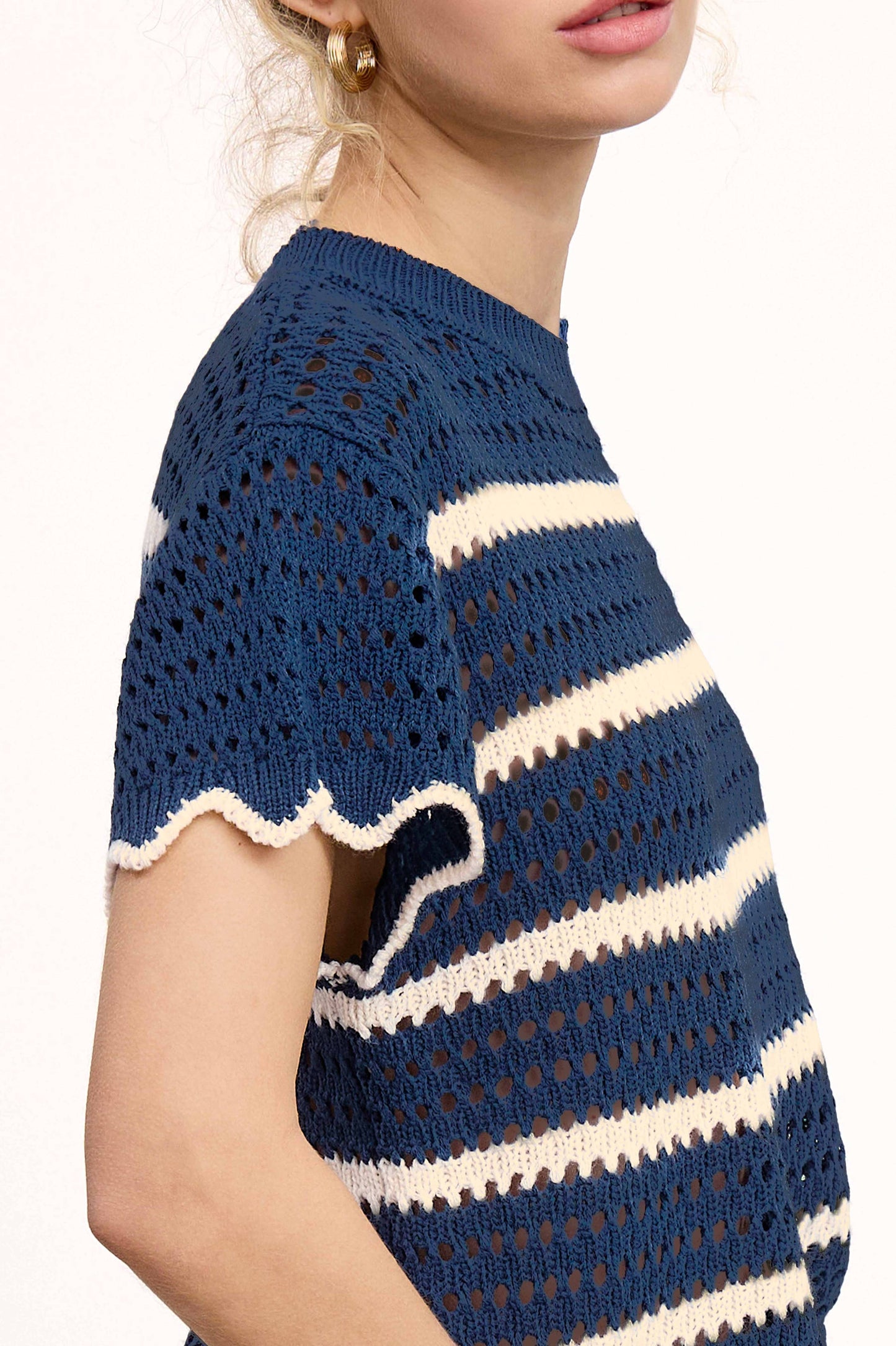 Outerwear Round Neck Scalloped Edge Short Sleeve Sweater MDS3603