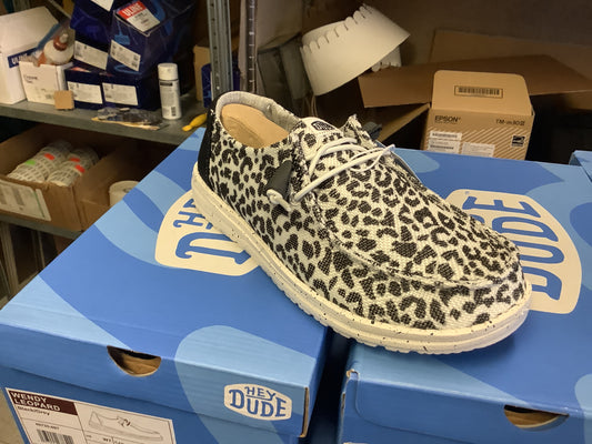 Shoes Women’s Hey Dude Wendy Leopard Grey 40735–097