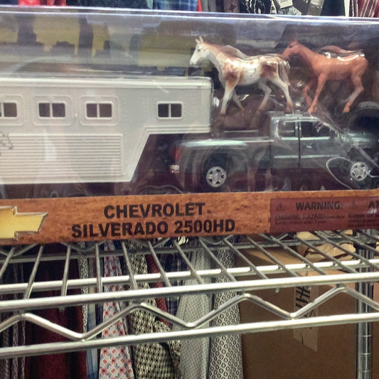 Toys Chevy Silverado 2500HD Truck Trailer With Horses 50632