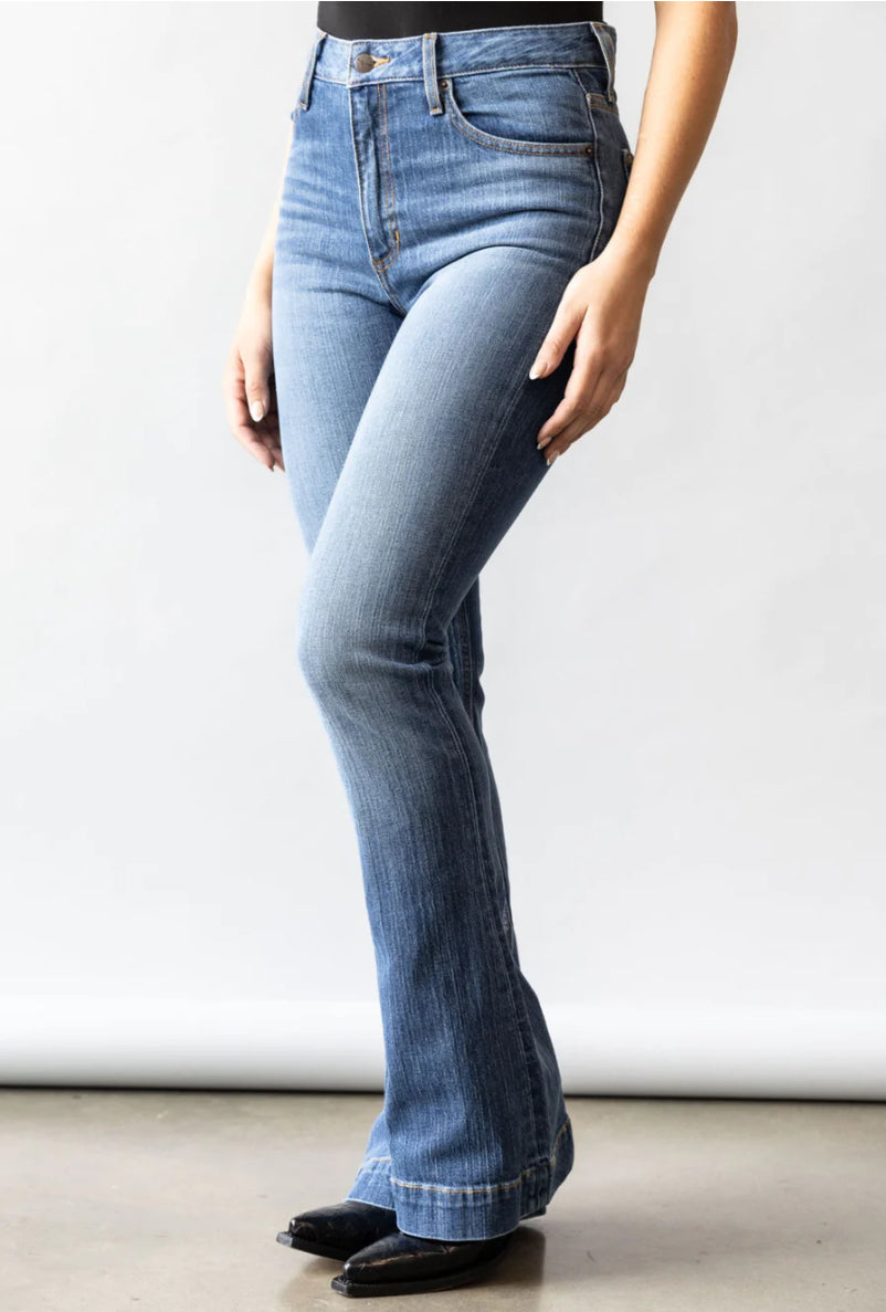 Jeans Women’s 30 % off Regular Price Kimes. exchange only no refunds Jennifer Mid Wash