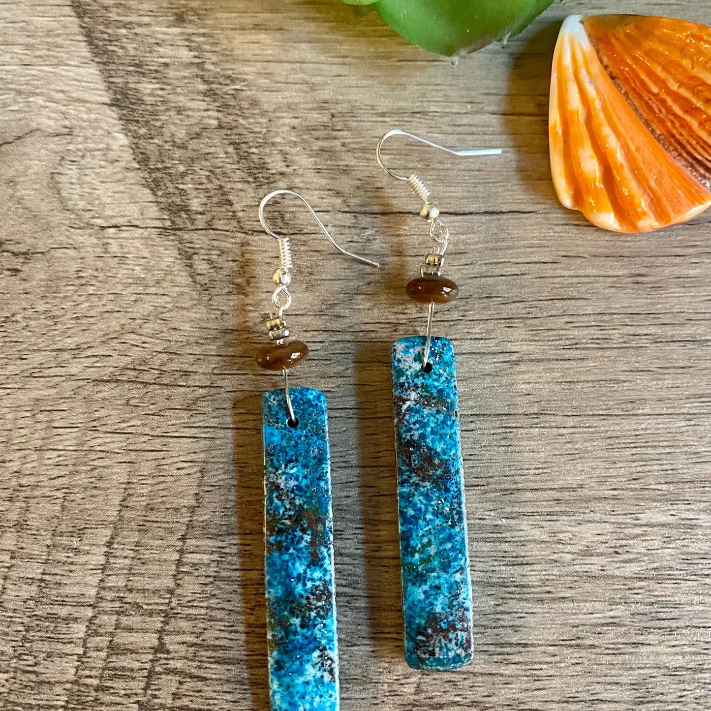 Wampum Shell Dangle Earrings EAR-DAN-036-NAV
