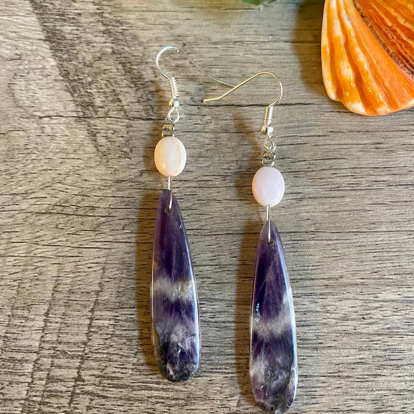 Wampum Shell Dangle Earrings EAR-DAN-036-NAV