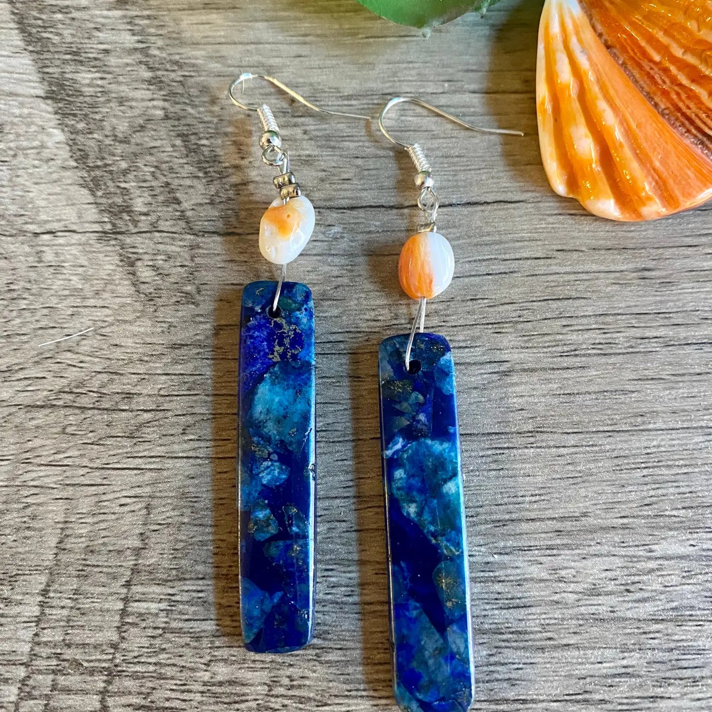 Wampum Shell Dangle Earrings EAR-DAN-036-NAV