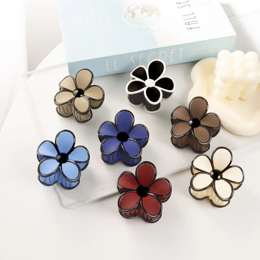 ￼ Accessories Flower Hair Claw Clip CWAAHA1398