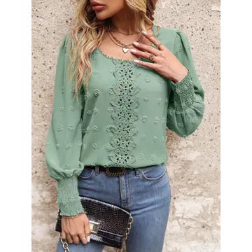 Shirts Women’s Swiss Dot Lantern Sleeve Blouse W20505603