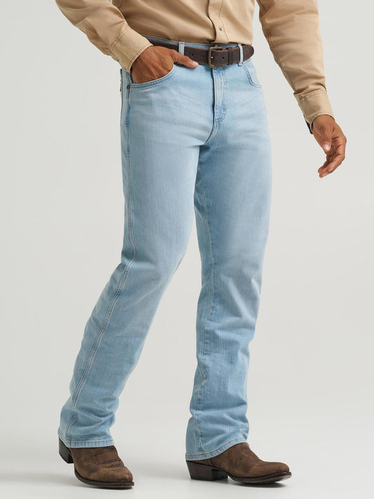 Jeans Men’s Retro Wrangler Relaxed Boot Light Wash 112367676