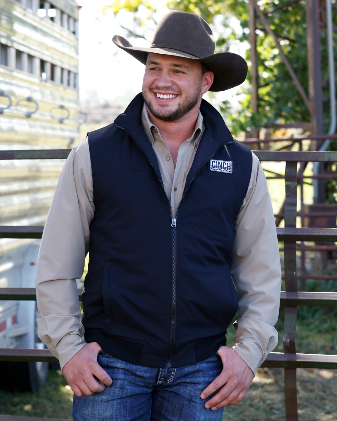 Outerwear Men’s Cinch Lightweight Vest Black MWV1955001