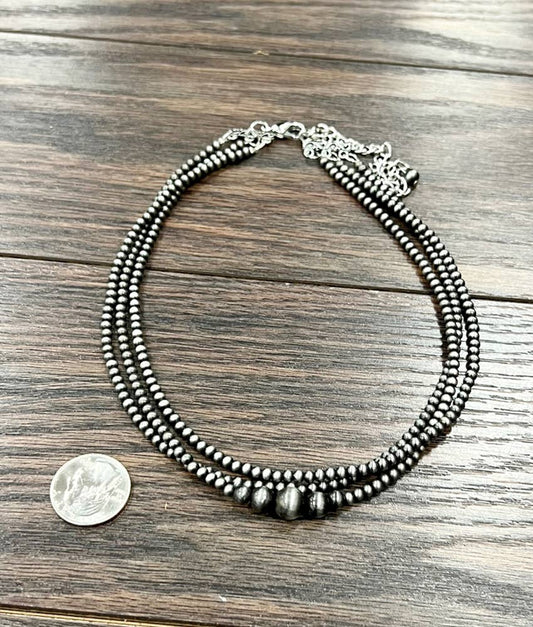 735895, Handmade 15" Navajo Bead Necklace