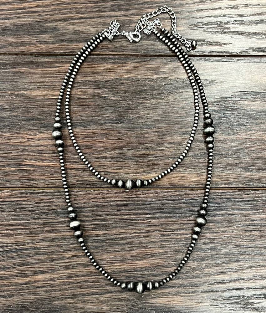 735529, Handmade 22" Clustered Navajo Bead Necklace