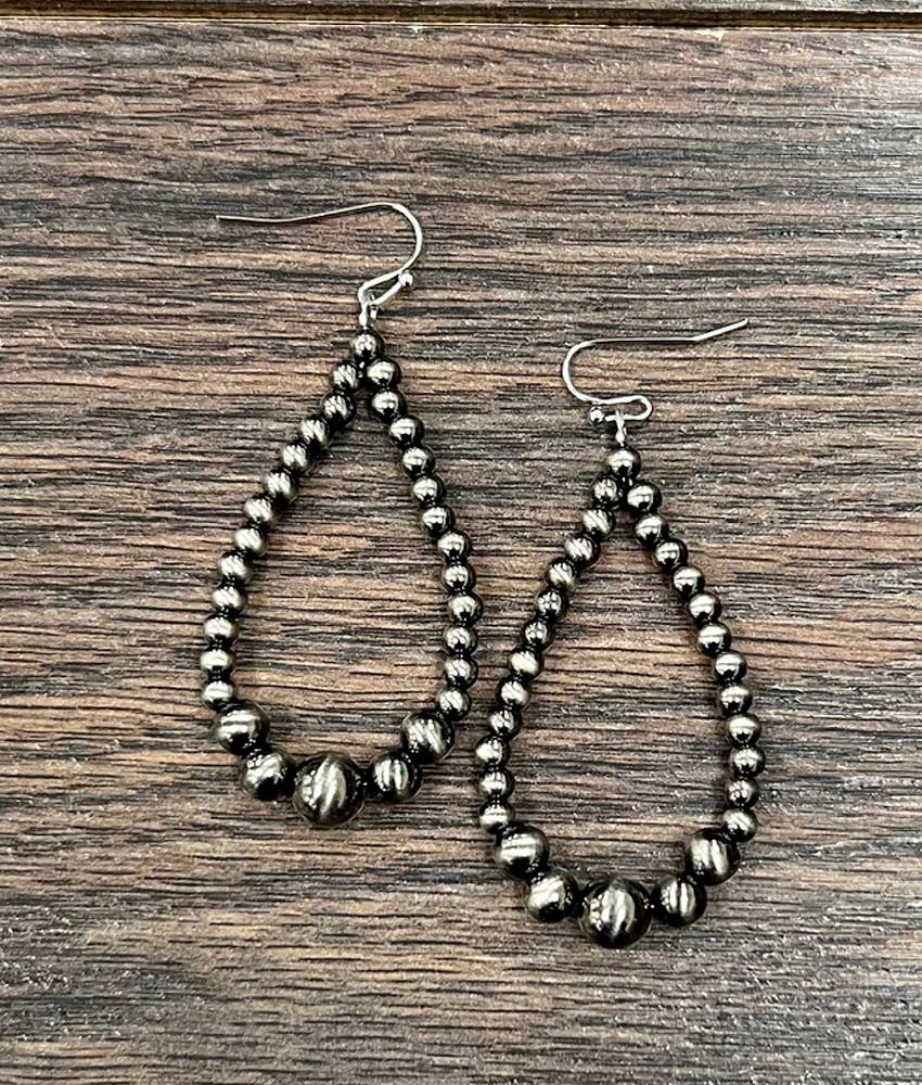 725450, Handmade Graduated Polish Navajo Bead Earrings