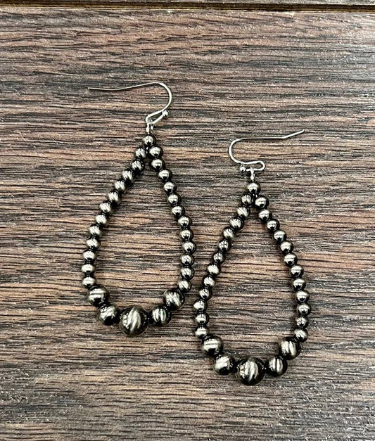 725450, Handmade Graduated Polish Navajo Bead Earrings