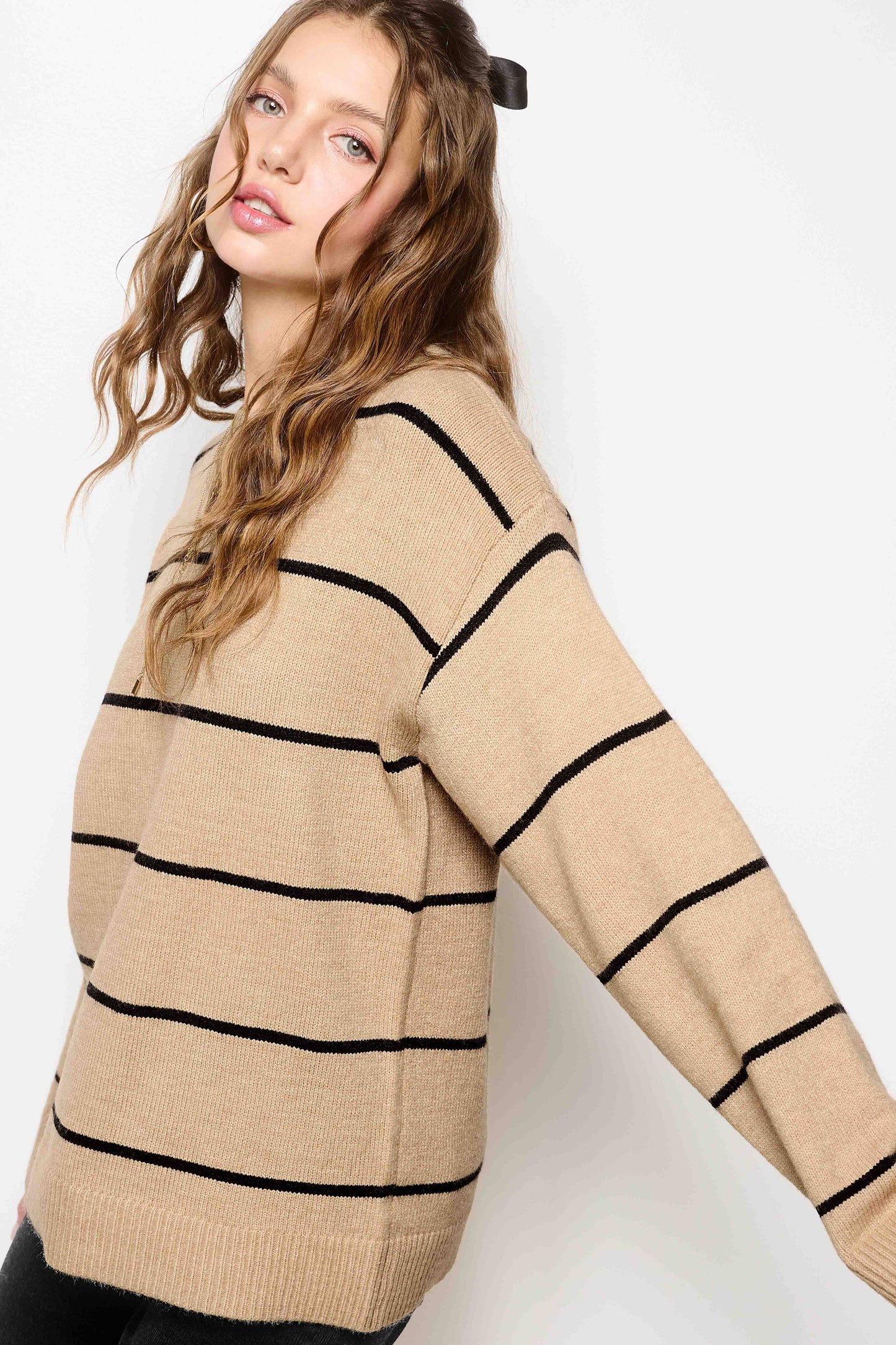 Outerwear Loose Fit Stripe Long Sleeve Crewneck Sweater HCS3553