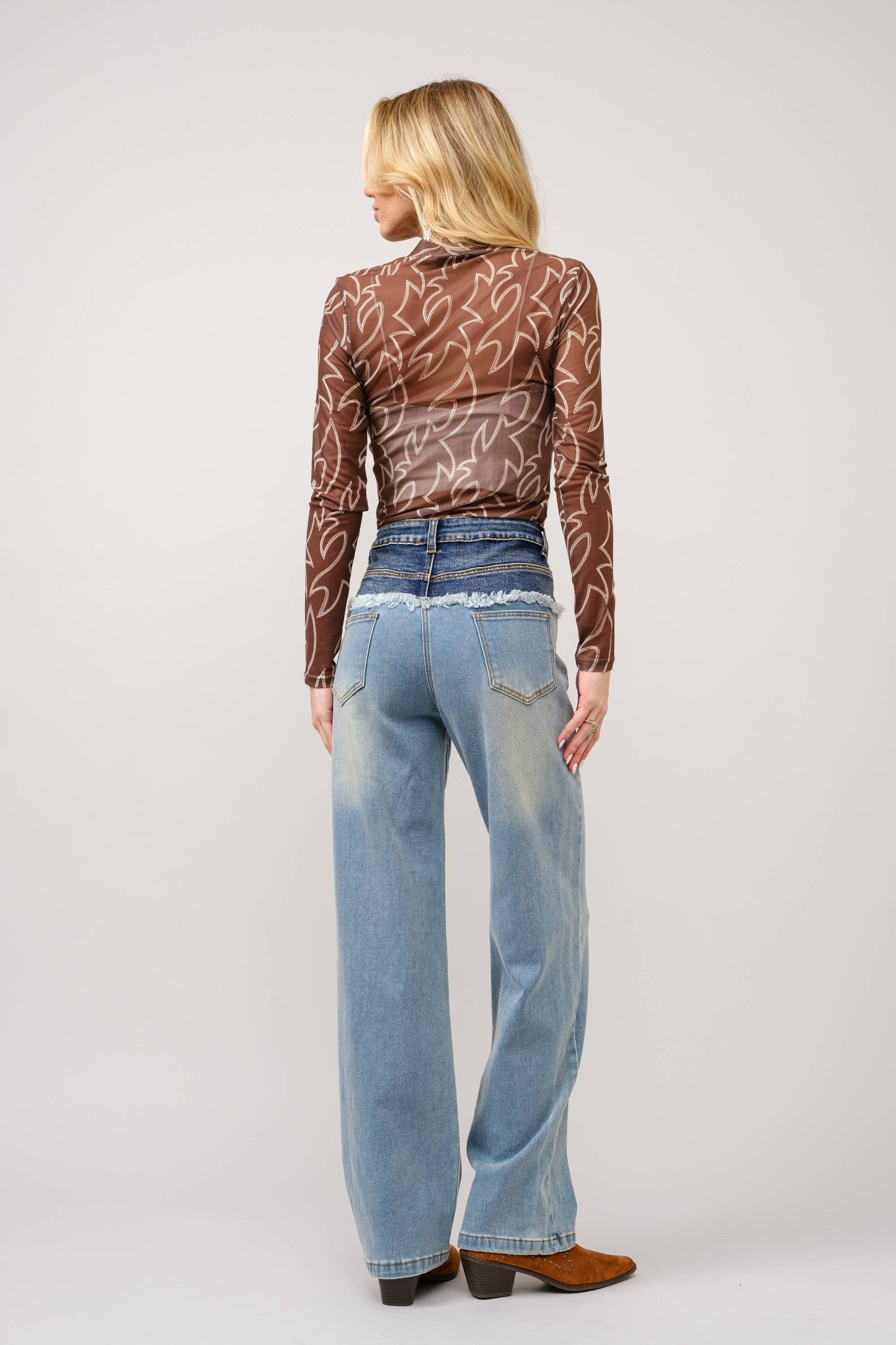 Shirts Women’s  Boots Stitch Throughout Mesh Mock Neck Fitted Top 36349T