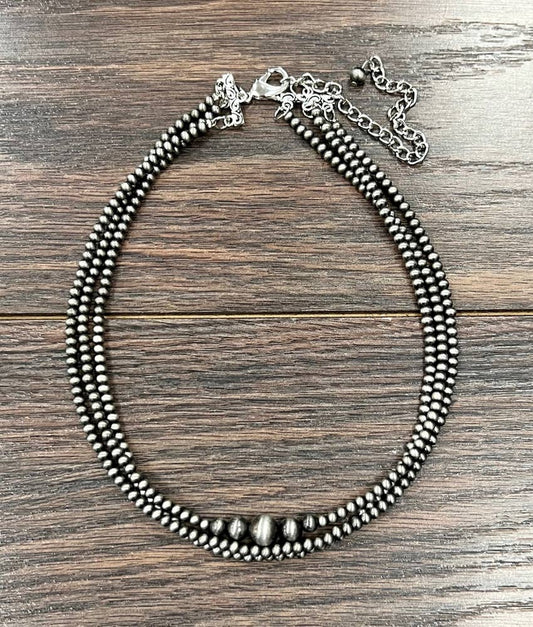735895, Handmade 15" Navajo Bead Necklace