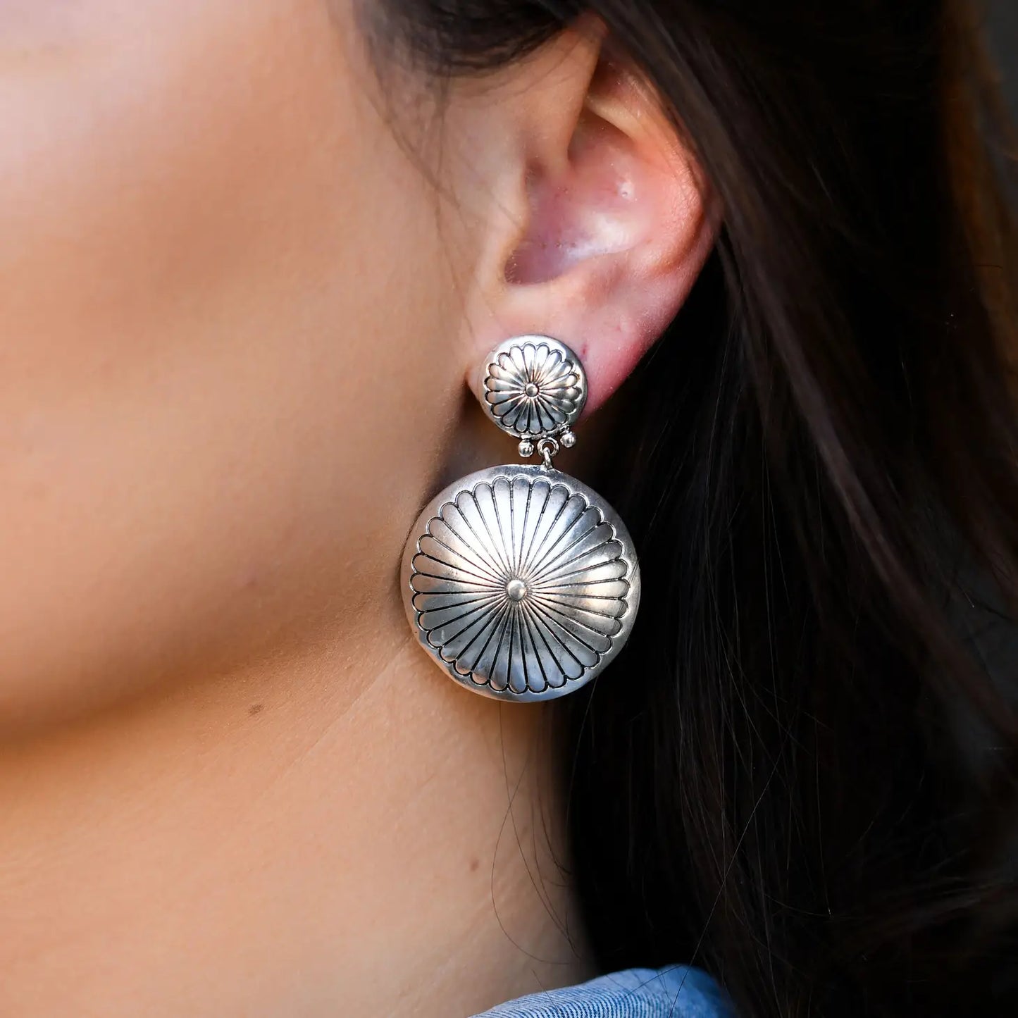 Jewelry Burnished Silver Round Concho Earring E691