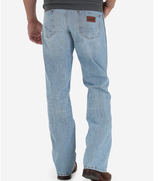 Jeans Men’s Wrangler Retro Relaxed Fit Bootcut Jean— Crest WRT20CR