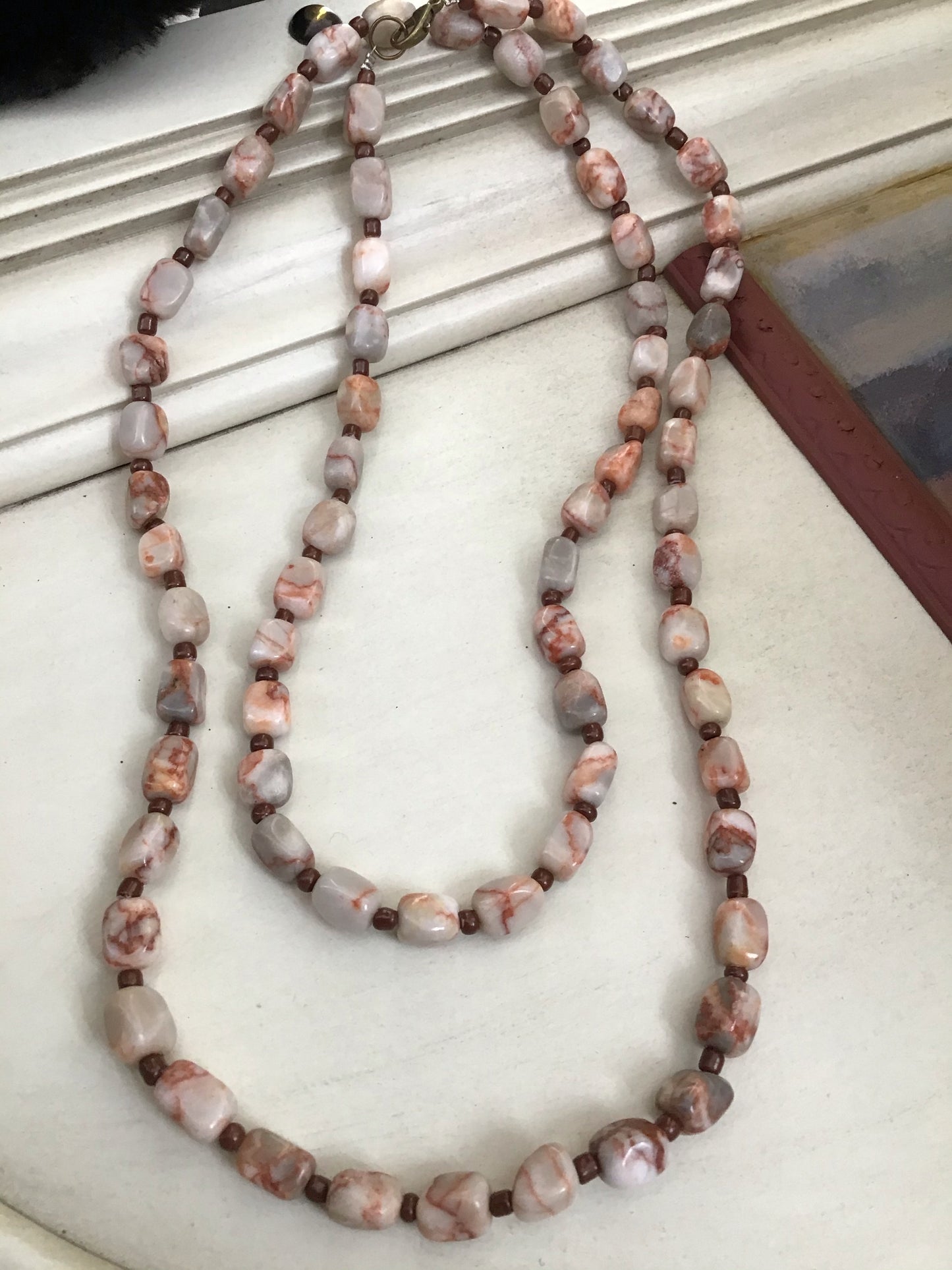 Necklace tan / peach stone