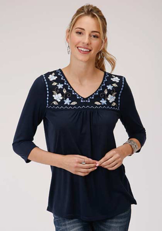 Shirts Women’s Roper embroidered top 03-039-0513–3060