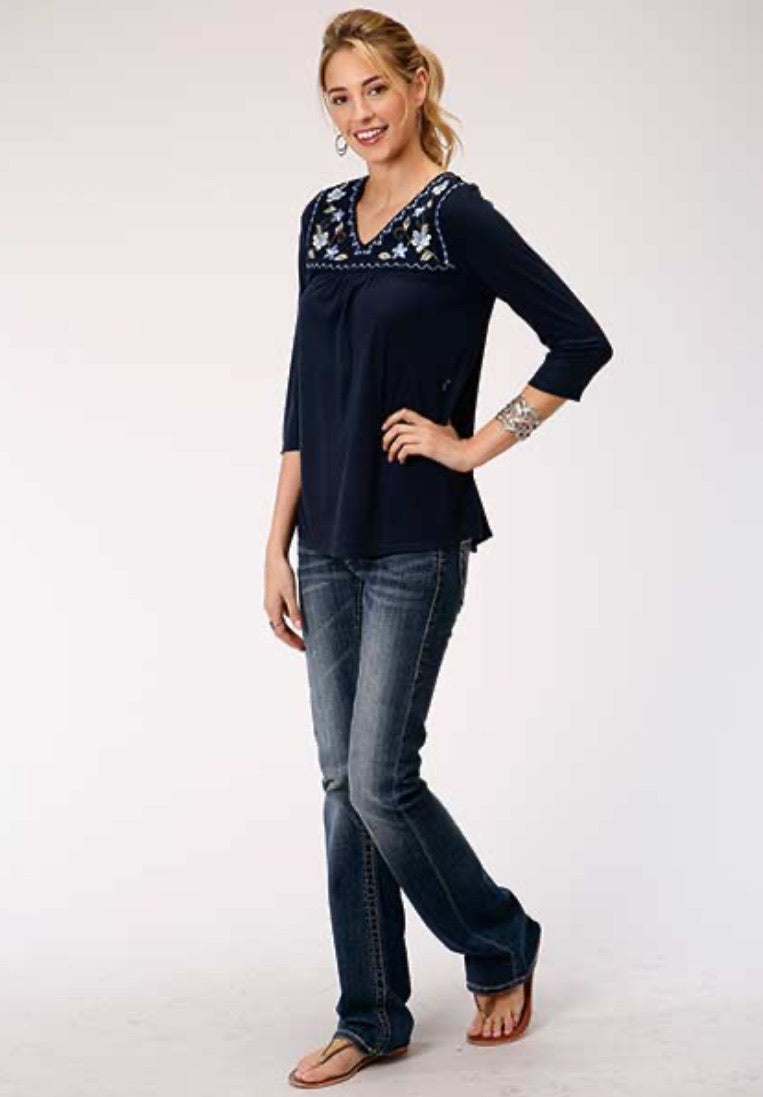 Shirts Women’s Roper embroidered top 03-039-0513–3060